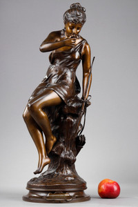 Bronze statue of Lucie Signoret Ledieu