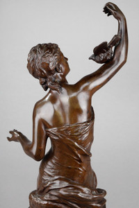 Figure en bronze