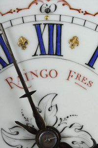 Plant-decorated clock