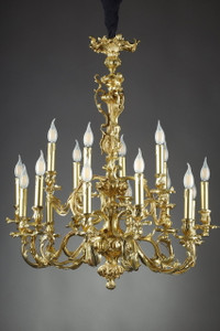 Grand lustre de style Louis XV