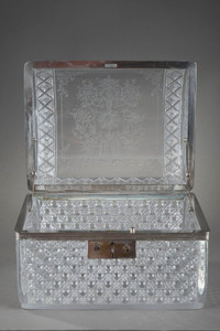 Boîte en bronze et cristal