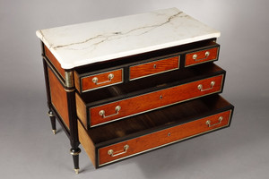 Mahogany chest of drawers from the late 18th century
