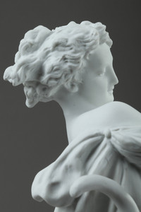 BISCUIT "DIANE TENANT UNE LIONNE EN LAISSE" D'APRES ALBERT-ERNEST CARRIER-BELLEUSE (1824-1887)
