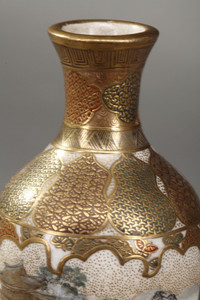 Vase orné de scènes de bataille