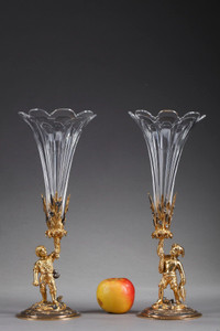 Paire de vases cornets, XIXe siècle