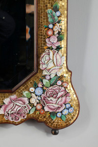 Miroir mural à décor de roses