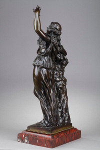 Statue de Bacchante en bronze