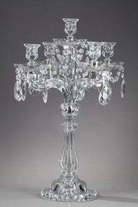 Centerpiece with crystal pendants