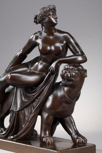 Sculpture d'Ariane chevauchant une panthère