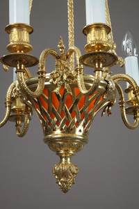 LUSTRE EN BRONZE DORE ET PATE DE VERRE DE STYLE LOUIS XVI