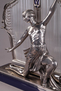 ART DECO LAMP DECORATED WITH A DANCER ON A SILVER METAL STAGE