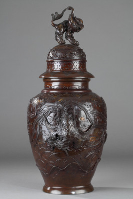 VASE EN BRONZE JAPONAIS, EPOQUE MEIJI, CIRCA 188 VASE EN BRONZE JAPONAIS, EPOQUE MEIJI, CIRCA 188