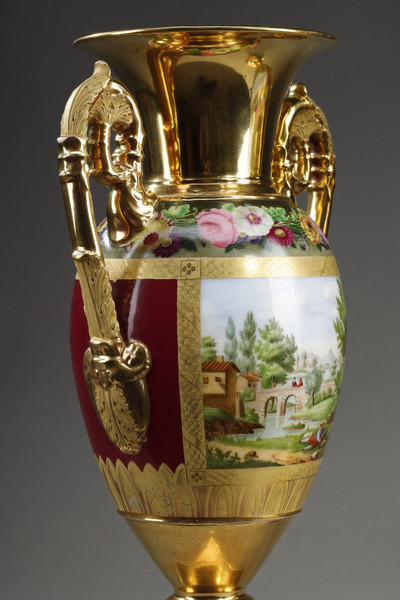 Пара ваз времени восстановления фарфора