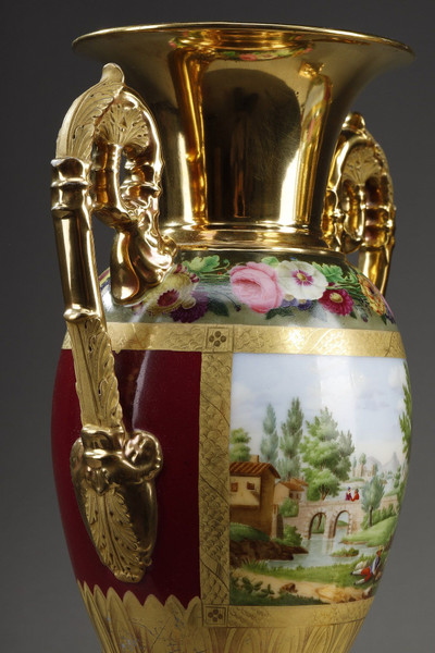 Пара ваз времени восстановления фарфора