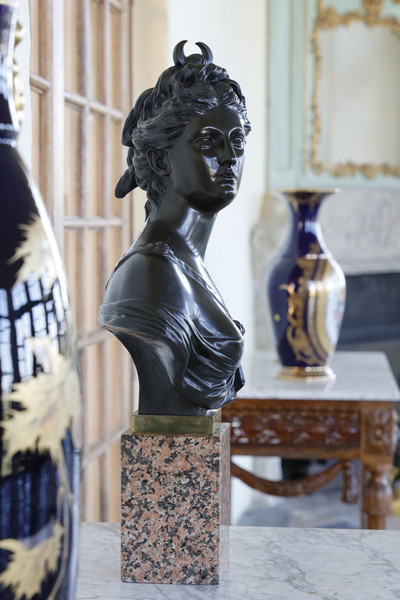 BUSTE EN BRONZE DE « DIANE CHASSERESSE » D'APRÈS HOUDON