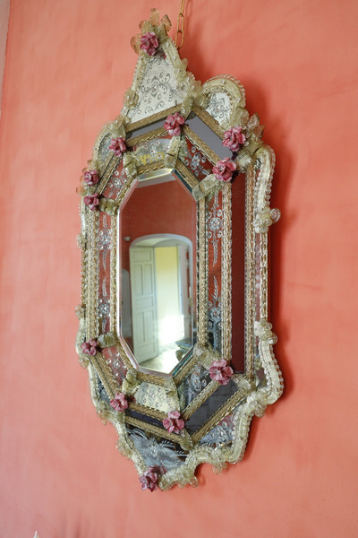 MIROIR OCTOGONAL À PARCLOSES EN VERRE DE MURANO, DÉBUT DU XXÈME SIÈCLE