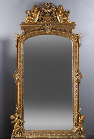 MONUMENTAL MIROIR DE STYLE LOUIS XVI, TRAVAIL D'ÉPOQUE NAPOLÉON III