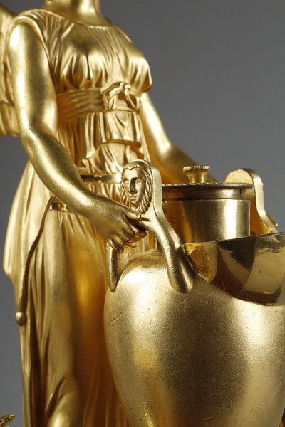 Inkwell украшен старым золотым бронзами