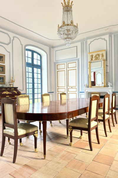 TAVOLO DA PRANZO IN MOGANO CON 5 ALLUNGHE