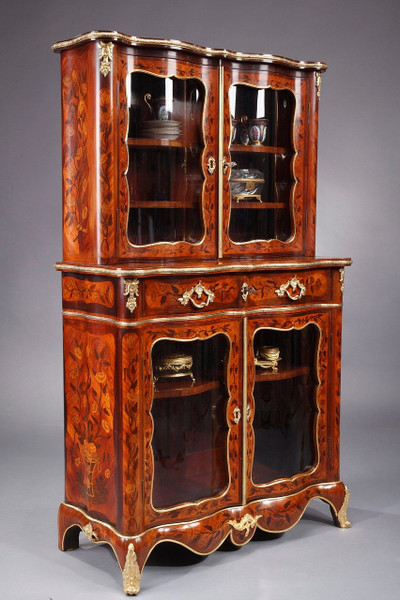 Holz Louis XV Style Showcase