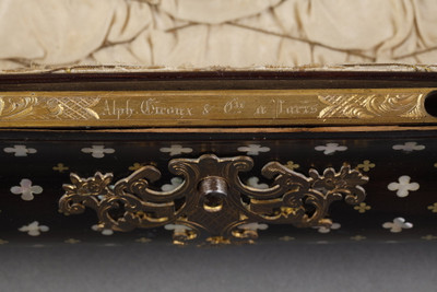 КОРОБКА С ПОДПИСЬЮ АЛЬФОНСА ЖИРУ ПАРИ