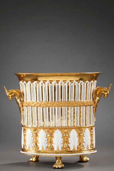 Gilt porcelain clock in the shape of a vase, early 19th century