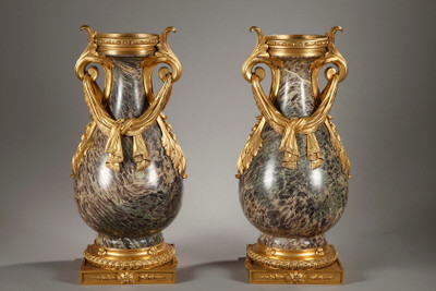 PAIR OF LOUIS XVI STYLE URNS IN RUSSIAN JASPER