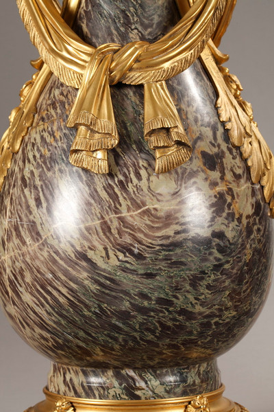 PAIR OF LOUIS XVI STYLE URNS IN RUSSIAN JASPER