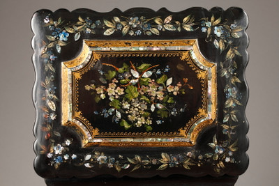 Box with polychrome floral decoration and mother-of-pearl inlays, English craftsmanship