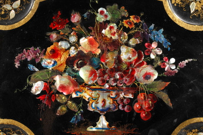 BOÎTE À JEU DE CARTE EN PAPIER MÂCHÉ ET NACRE, NAPOLÉON III