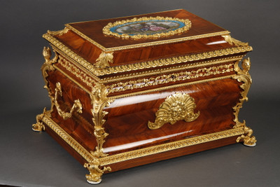 LOUIS XV STYLE BOX IN ROSEWOOD, GILT BRONZE AND PORCELAIN, NAPOLEON III