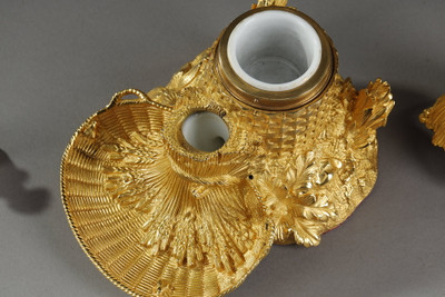 RARE ENCRIER FRANC MACON EN BRONZE DORÉ ET FORME DE RUCHE, XIXE