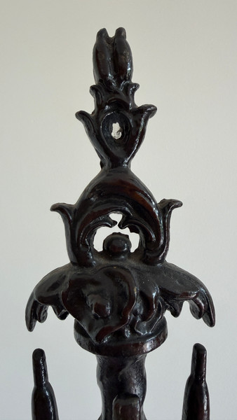 GARDEROBENSTÄNDER IM JUGENDSTIL AUS SCHWARZ GEBRATENEN GUSSEISEN