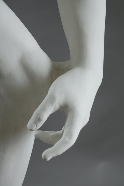 IMPORTANTE SCULPTURE EN PLÂTRE DU DISCOBOLE D'APRÈS MYRON, RÉALISÉE PAR LES ATELIERS DE MOULAGE DU LOUVRE