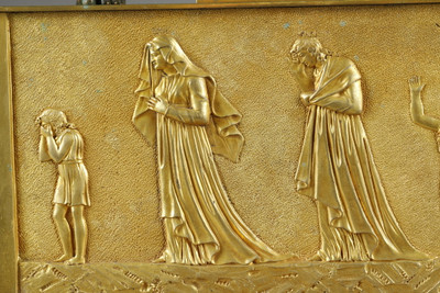 LARGE MANTEL CLOCK SOCRATES DRINKING HENWOOD