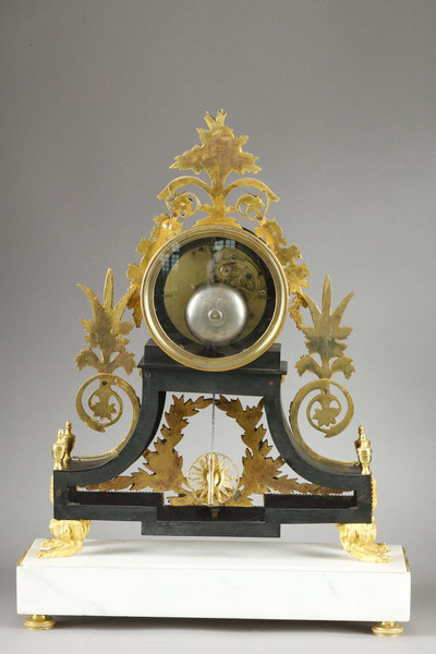 Set bestehend aus einer Uhr und einem Paar Wegweiser-Kandelaber