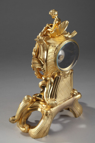 Stil rockiger Pendel in Bronze, geschmückt mit einer Liebe in einer Hülle