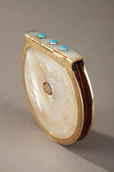 SMALL ANTIQUE PURSE IN MOTHER-OF-PEARL, ENAMEL, VERMEIL AND TURQUOISE, 19TH CENTURY