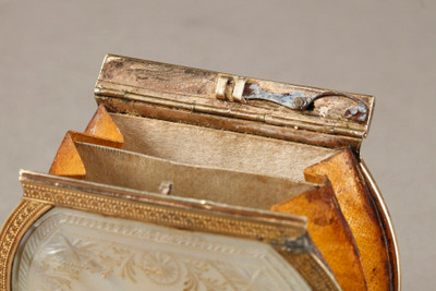 SMALL ANTIQUE PURSE IN MOTHER-OF-PEARL, ENAMEL, VERMEIL AND TURQUOISE, 19TH CENTURY