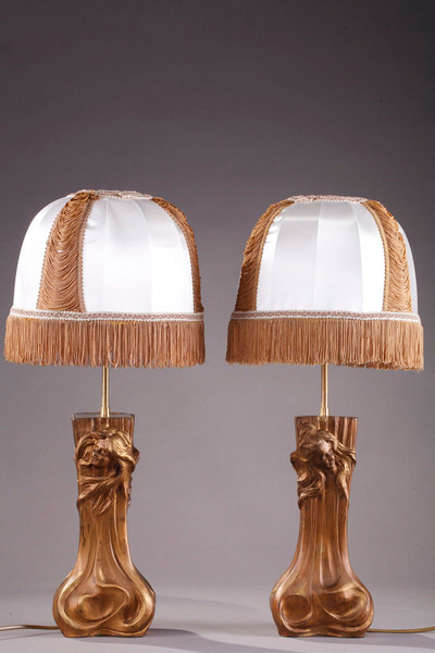 DEUX VASES ART NOUVEAU "AUX NYMPHES" MONTES EN LAMPES DE CHEVET