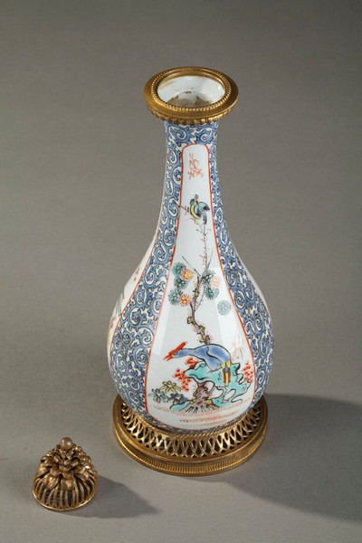 ANTIQUE PERFUME BOTTLE: OPIUM VIAL IN PORCELAIN AND ENAMEL, MANUFACTURE SAMSON