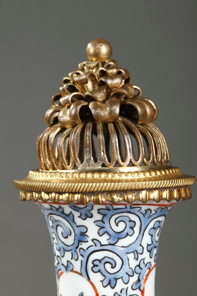 ANTIQUE PERFUME BOTTLE: OPIUM VIAL IN PORCELAIN AND ENAMEL, MANUFACTURE SAMSON