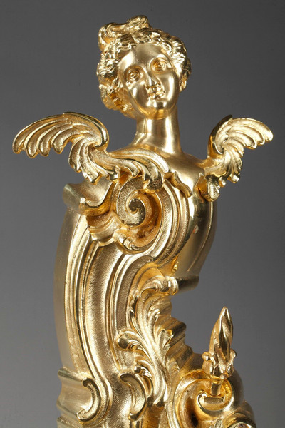 CHENETS ANCIENS DE STYLE ROCAILLE EN BRONZE DORE ORNES DE FEMMES AILLEES