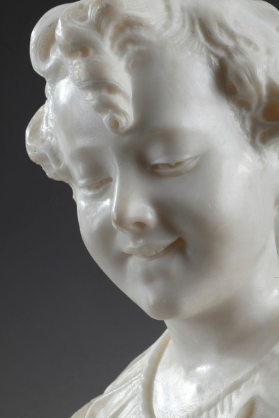 Portrait en buste de jeune fille