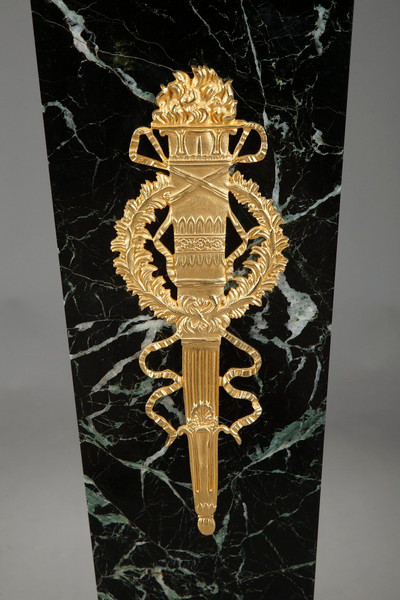Pedestal de estatua de mármol