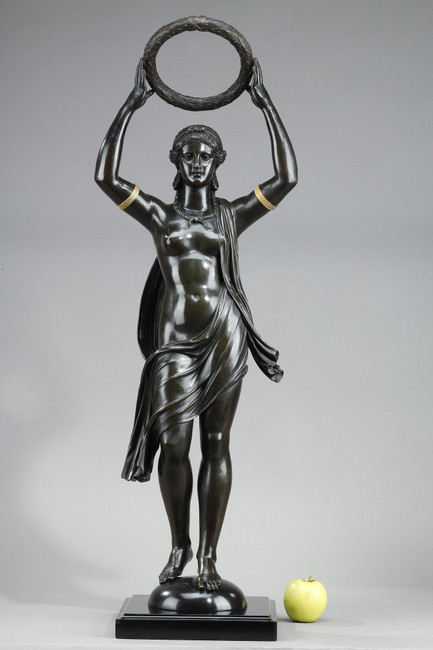 Sculpture en bronze d'époque Empire, Femme Antique à la couronne