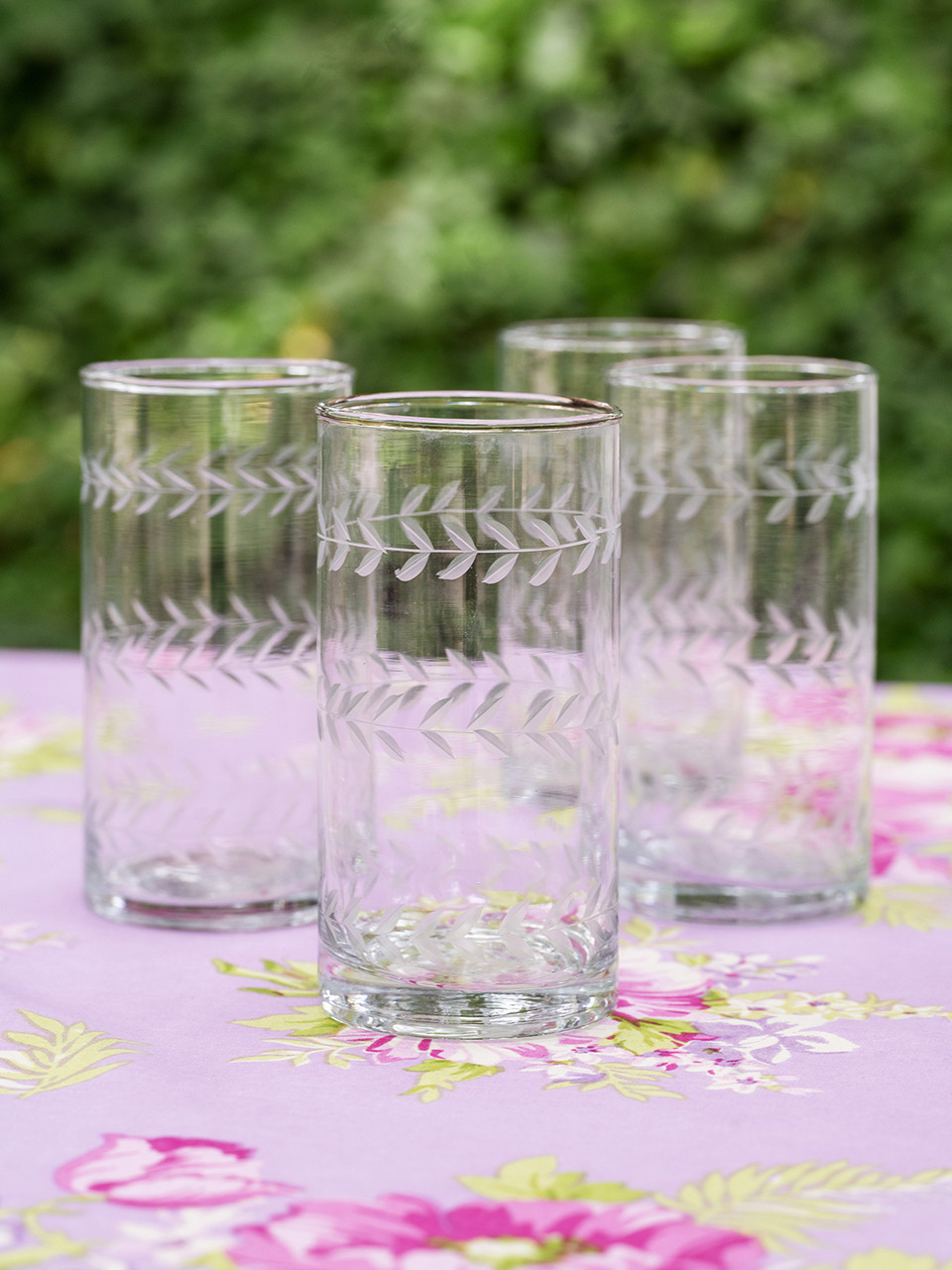 INSETLAN Set van 8 geribbeld glaswerk - 4 grote glazen 17 oz, 4 stenen glazen bekers 10 oz, vintage glaswerk cocktailglazen, ideaal voor bier, sap, water, ijskoffie beker, whisky, gemengd drinkgerei