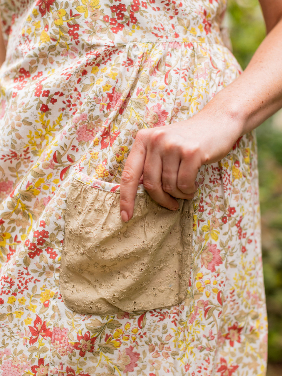 Penelope Ruffle Farmhouse Apron - Ivory | Shop Beautiful Designs