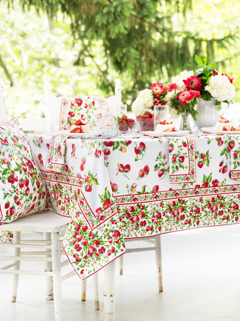 Strawberry Basket Tablecloth - White