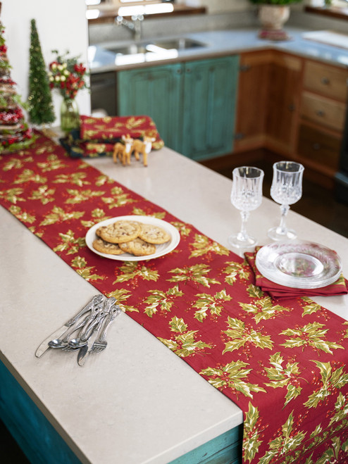 Winterberry Runner